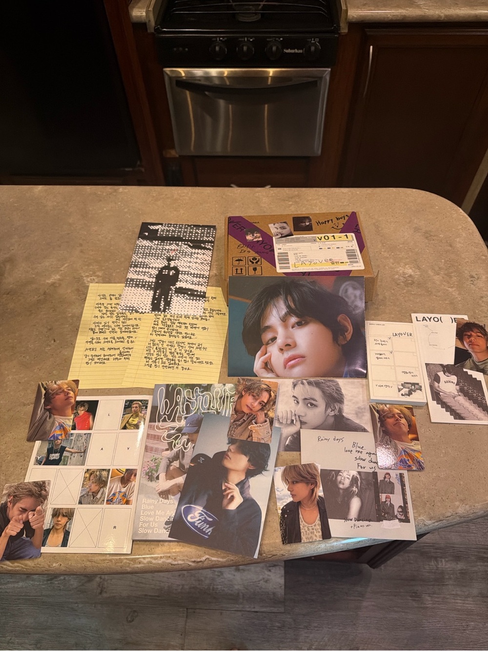 V album layover